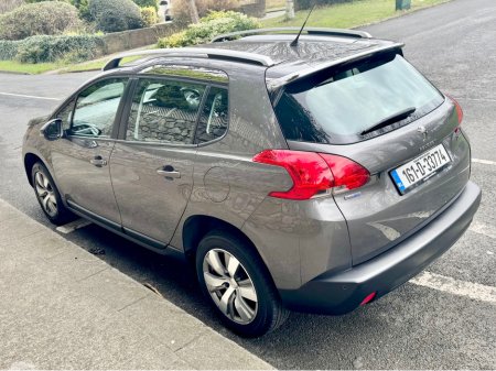 2016 Peugeot 2008 - thumbnail 11