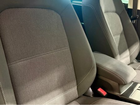 2019 Volkswagen Passat CL 2.0 TDI MANUAL 6SPEED FWD 150HP 4DR thumbnail