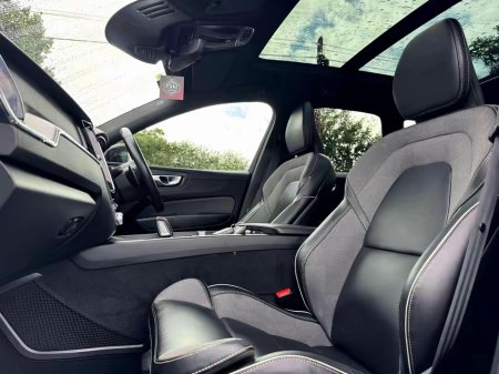 2020 Volvo XC60  €37,900