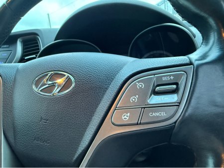 2017 Hyundai Santa Fe 2.2D EXECUTIVE 4WD 5DR €14,950 thumbnail