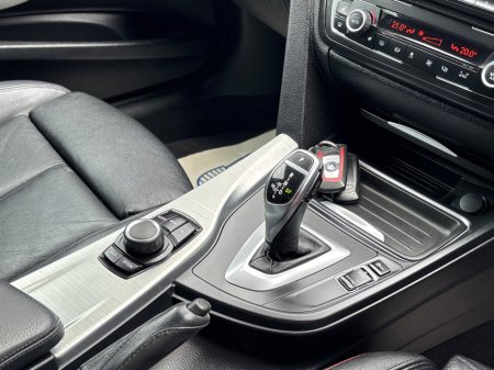 2013 BMW 3 Series - thumbnail 8