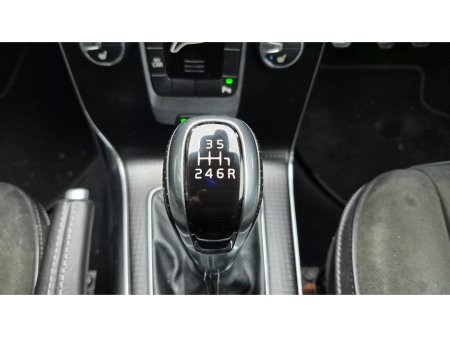 2016 Volvo V40 2.0 D2 R-DESIGN 120BHP 5DR 40 SERIES €8,250 thumbnail