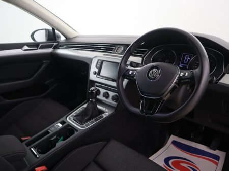 2016 Volkswagen Passat - thumbnail 9