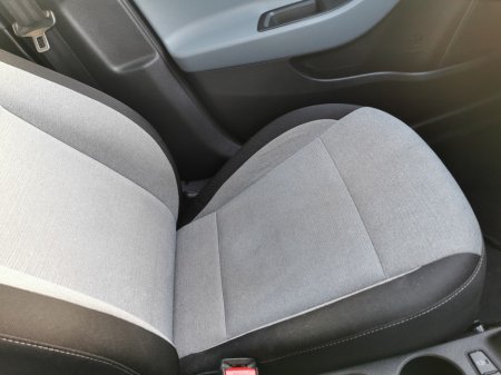 2016 Hyundai i20 - thumbnail 15