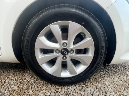 2015 Kia Rio - thumbnail 18