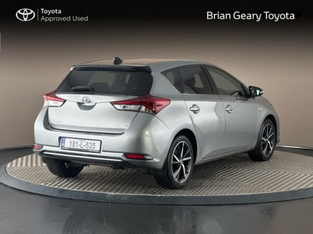 2018 Toyota Auris HYBRID LUNA SPORT €18,450 thumbnail