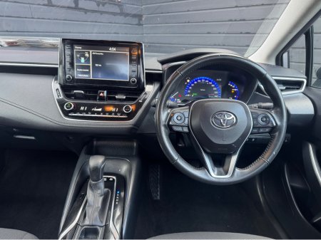 2021 Toyota Corolla 1.8 HYBRID SALOON €18,995 thumbnail