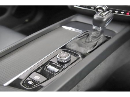 2018 Volvo XC60 - thumbnail 19