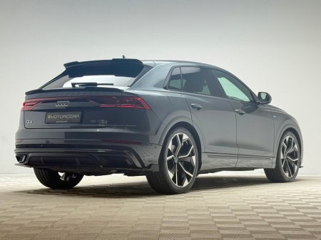 2023 Audi Q8 55 TFSI E S LINE BLACK ED 381HP QUATTRO €75,990 thumbnail