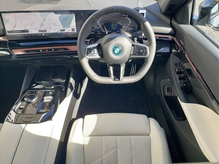 2026 BMW 5 Series - thumbnail 5
