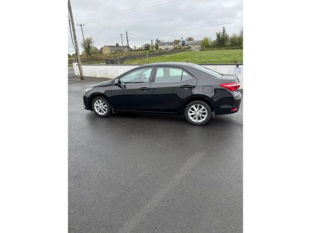 2016 Toyota Corolla - view 2