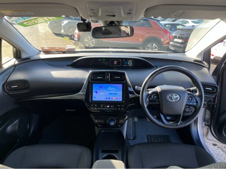 2019 Toyota Prius - thumbnail 12