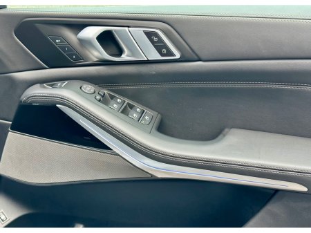 2025 BMW X5 ++TECH PACK++ XDRIVE50E M SPORT AUTO €102,950 thumbnail