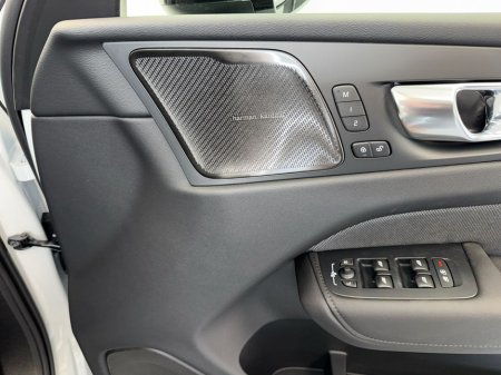 2026 Volvo XC60 - thumbnail 24