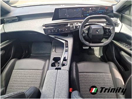 2025 Peugeot 5008 DIRECTORS CAR * LOW KMS * AUTO 73KWH * 210HP * ALLURE * TRINITY MOTORS * €48,945