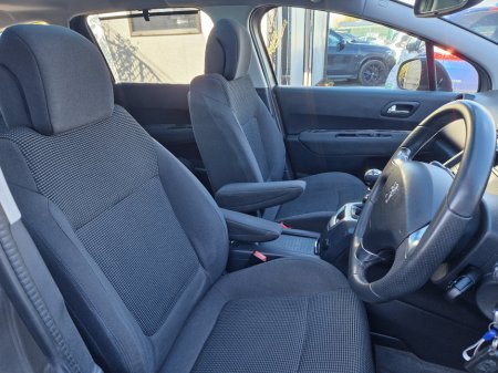 2016 Peugeot 5008 - thumbnail 12