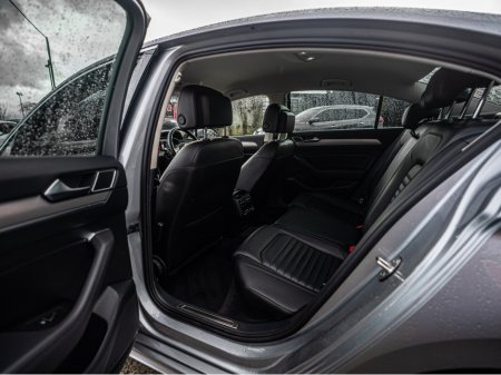 2019 Volkswagen Passat 2019 Passat 2.0d Auto HIGHLINE/High spec/1yr warra €24,888 thumbnail