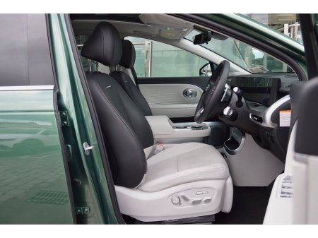 2025 Hyundai Ioniq 9 RWD standard (Long Range) Platinum €73,995 thumbnail