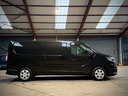 2023 Renault Trafic LL30 BUSINESS PLUS DC // LOW MILEAGE // VAT INVOICE // €20,950 thumbnail