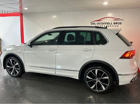 2023 Volkswagen Tiguan - view 4