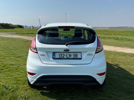 2013 Ford Fiesta - thumbnail 2