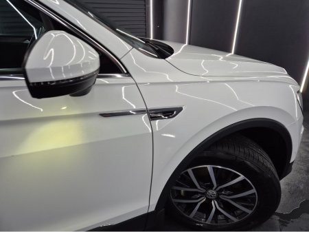 2018 Volkswagen Tiguan CL 2.0 TDI MANUAL 6SPEED FWD 150HP 5DR €19,950 thumbnail