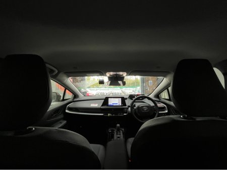 2025 Toyota Prius - thumbnail 13