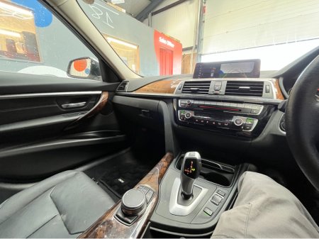 2018 BMW 3 Series - thumbnail 19