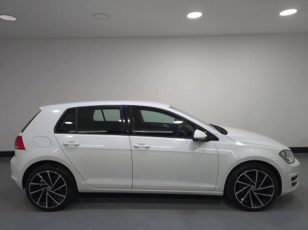 2015 Volkswagen Golf 1.2 TSI 5DR 110HP Trendline €12,950 thumbnail