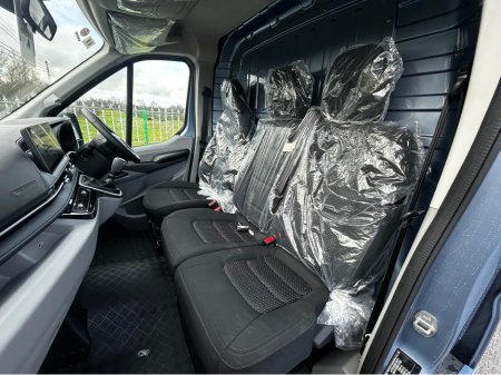 2026 Maxus Deliver 9 FWD LUX MODEL thumbnail