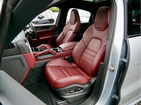 2024 Porsche Cayenne - thumbnail 18