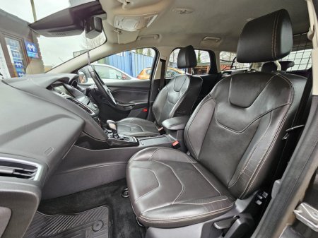 2017 Ford Focus - thumbnail 26