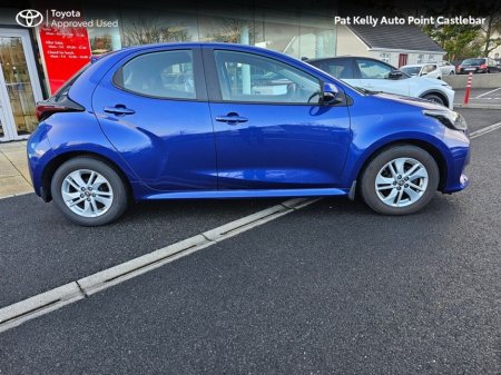 2023 Toyota Yaris - thumbnail 3