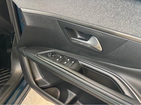 2022 Peugeot 5008 - thumbnail 19