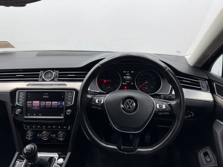 2015 Volkswagen Passat 2.0 TDI 150HP Highline BE 4M €8,950 thumbnail