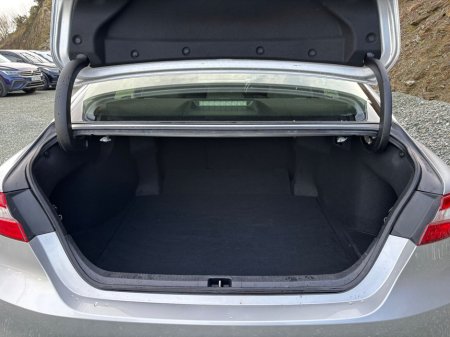 2020 Toyota Camry 2.5 Camry Hybrid €25,950 thumbnail