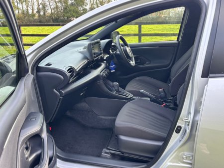 2021 Toyota Yaris - thumbnail 11