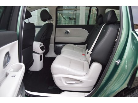 2025 Hyundai Ioniq 9 RWD standard (Long Range) Platinum €73,995 thumbnail