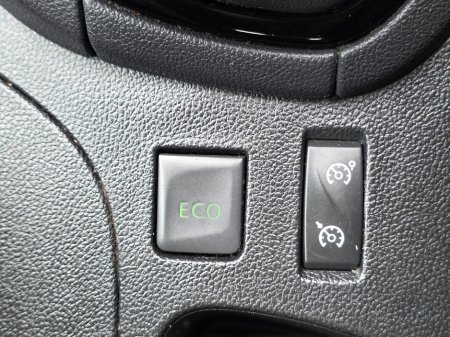 2019 Renault Clio - thumbnail 14