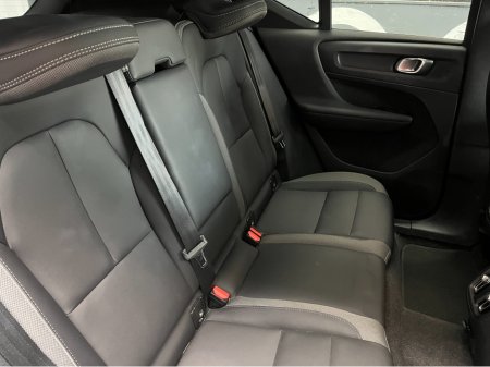 2022 Volvo XC40 - thumbnail 14