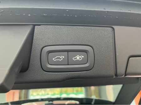 2022 Volvo XC60 - thumbnail 9