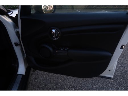 2015 MINI Hatch - thumbnail 15