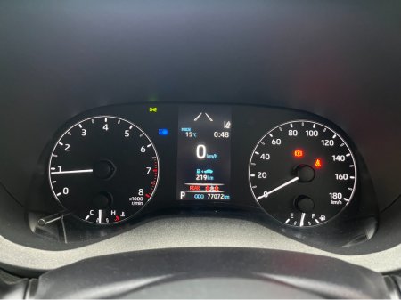 2020 Toyota Yaris - thumbnail 17