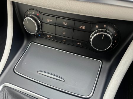 2017 Mercedes-Benz CLA Class 180 1.6 PETROL MANUAL //FULL LEATHER//LOW MILES// €16,950 thumbnail