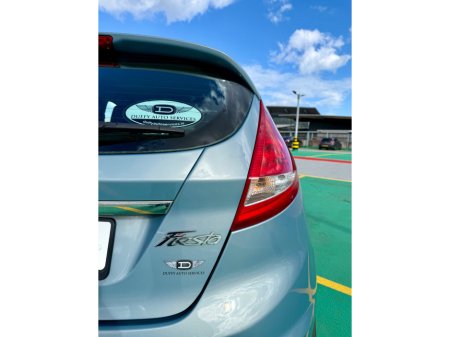 2009 Ford Fiesta - thumbnail 13