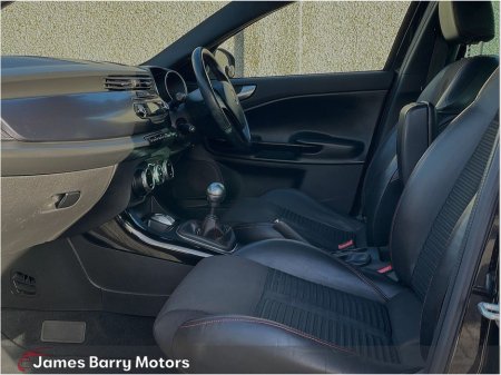 2012 Alfa Romeo Giulietta 2.0 JTDM-2 170 Lusso thumbnail