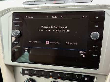 2018 Volkswagen Passat 2.0 TDI DSG 150HP Comfortline BE €16,950 thumbnail