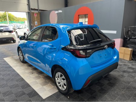 2020 Toyota Yaris - view 4