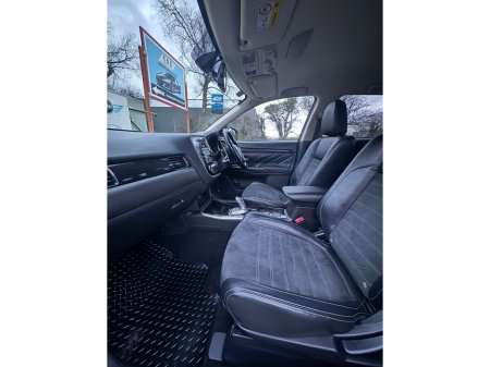 2016 Mitsubishi Outlander - thumbnail 18