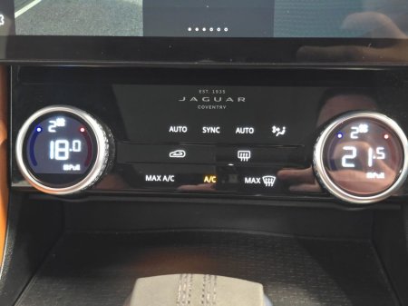 2021 Jaguar F-Pace P400e AWD R DYNAMIC PHEV HYBRID BLACK PACK €42,500 thumbnail